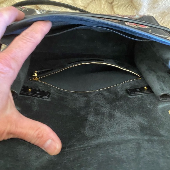 Valentino Garavani embroidered animal leather handbag - Picture 10 of 16